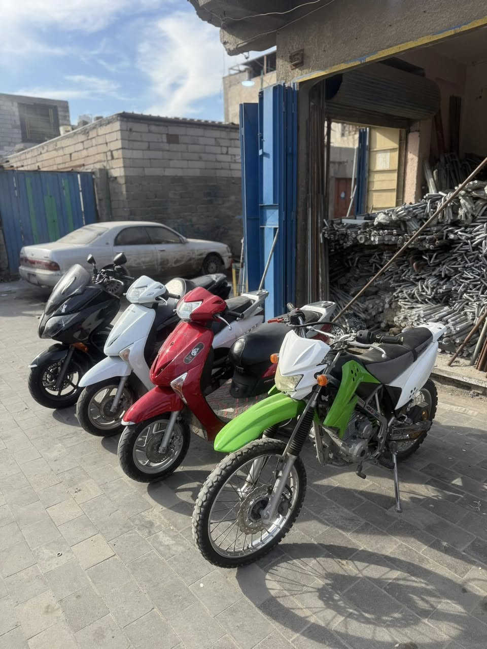 أربع دراجات للبيع العنوان البصره القديمه 

خلف جامع العرب للاستفسار الاتصال 

***********
