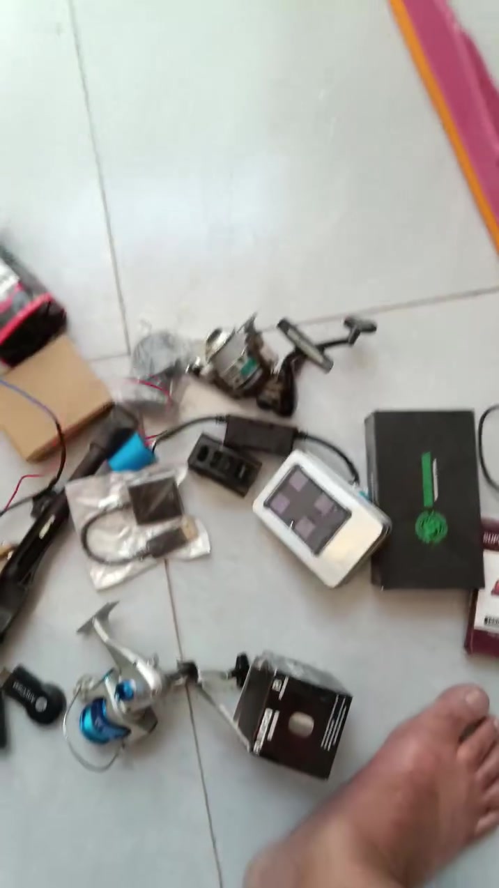 السلام عليكم 
شلعه مال اغراض كلهن ب 20 الف


**إذا كنت صاحب هذا الإعلان وتريد حذفه لأي سبب، رجاءا أرسل رسالة إلى الدعم الفني**