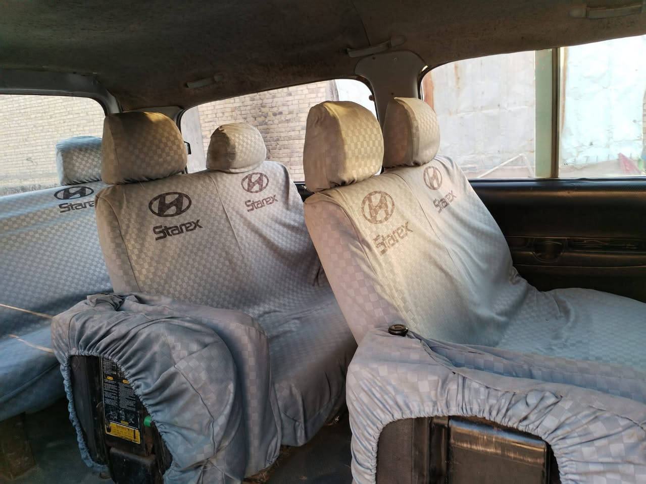 ستاركس مفتوح رقم واسط اجره مكانها بغداد مديل 2001محرك خيط بخار بدون تنقيص شواصي  نظيفه الورى واحد معمر والثاني بدايه نقاط خياس سعرها 40وبيها مجال الاتصال على الرقم ***********مو شراي لاتخابر ولاتكسر حلال مسلم
