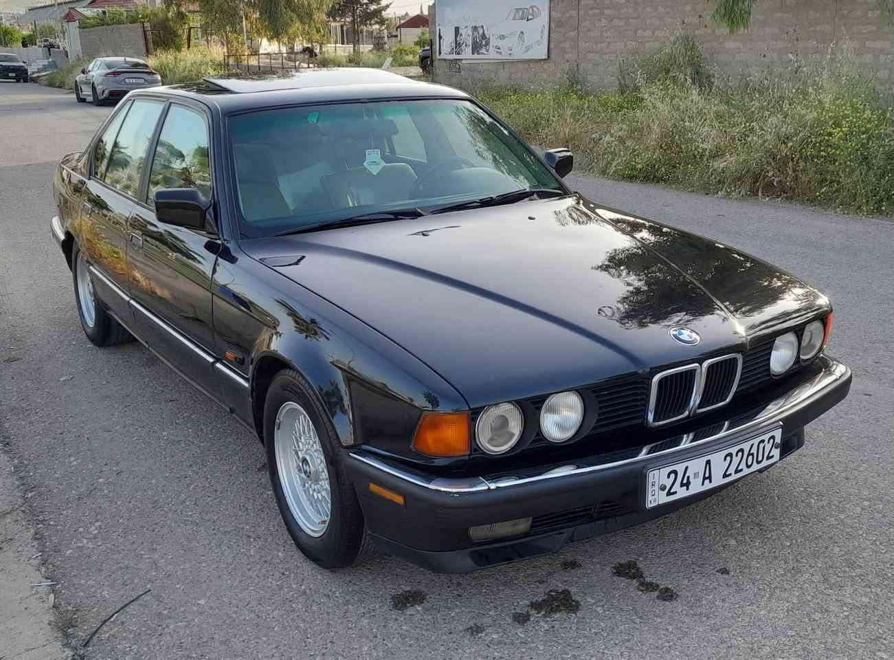 بي ام 730 اصل 6 سلندر مفتوح
موديل 93 
عام بخ جمالية 
رقم دولي جديد تحويل ثاني يوم 
كير ومكينه بل كارتون توماتيك 
حجر كزوز بيها ابلادي
ثبريد عل اسويج ثلج شرط
صدر أمامي خلفي جديد 
طخم ويل خليه ابلادي مو تجاري
سلايت
دبل ايربك
4 جامات كهرب
كشنات كهرب 
السيار عل وضع الشركه 
اخوان كلشي اكو بلسوك ونظافة تحكم
السعر 63 ومجال جدا بسيط
مكان السياره زاخو 
رقم *********** اسيا
رقم *********** واتساب
