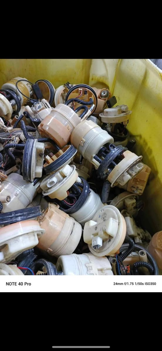 فقط جوله سعر 8000  الف فيتبهمب سني هندي - نافارا - سينترا - يرهم هوايا سياراط 
شرط فحص توصيل كول محافذاد ***********——***********
