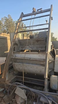 للبيع  خباطات معامل بلوك و صب كونكريت نضيفات كلش صنع الصين جاهزات 0772...