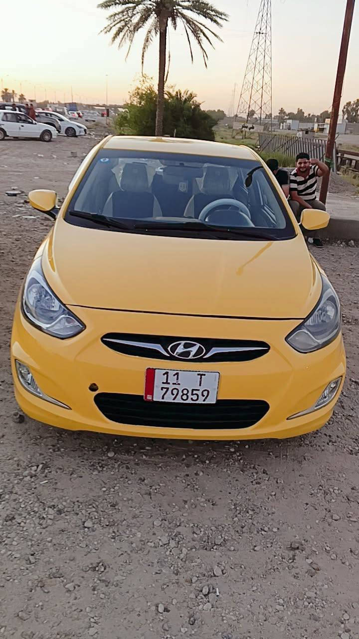 السلام عليكم 
اكسنت 2012 امريكي مبدل باب الخلفي وبنيد 
محرك وكير مكفولات 1600 80 وبيها مجال السياره خير من الله مال شغل ماذب عليهه ربع كبل للشارع 
للاستفسار اتصل 
***********
***********
