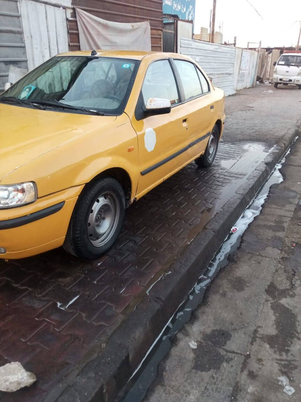 سمند 2012 بيه طخات بسيطه وخيارات شوفت عينك. مكينه كايمه. بيه يطغات ابيع هل  عل وضعه ب ٢٣ وبيه مجال بسيط *********** مكاني الشعب
