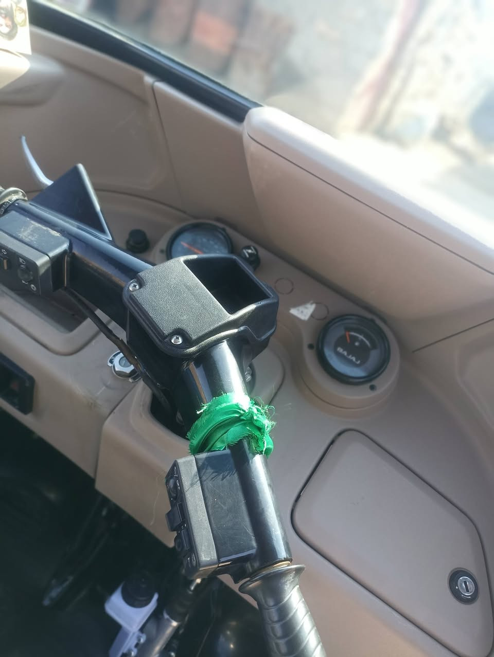 السلام عليكم تكتك للبيع  موديل 23. شهر 11. طالعه بل24 . أوراق اصوليه تكتك كفاله عامه وكيلها شاكر ابو المجر سعر 9 وبيها مجال.   هذا رقمي ***********
