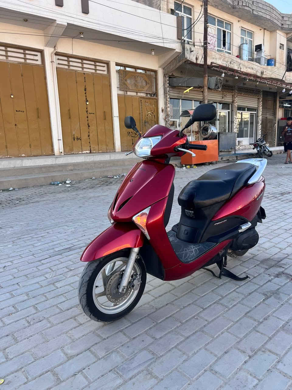 للبيع ليدي حديث نضيف نضافه فول كلشي ماعايزه والدراجه لعابه ماينسمع صوته مفتوح الشراي يتصل سعر 900وبيهه مجال ***********
