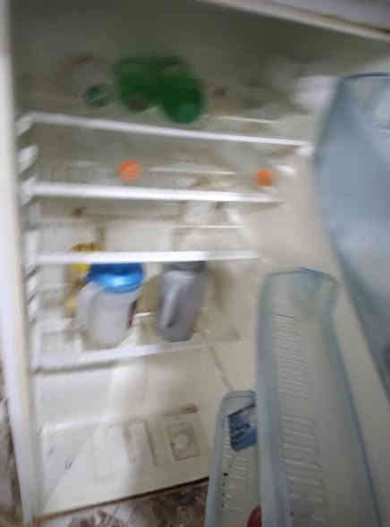 سلام عليكم ثلاجة للبيع جاهزه سعر ١٢٠ بيهه مجال تكريت الديوم 
***********
