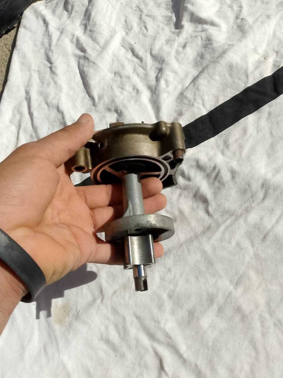 عراض كوسكي 2004جوه السوك
1جاملغ امامي اصلي /30الف
2جاملغ خلفي جديد/30الف
3سمجه مال بك لايت خلفي/30الف
4واتربم /50الف
5عقل/60الف
6ملف اصلي /45الف
7مجاول الواحد ب10الف
رقم ***********بي وتساب
