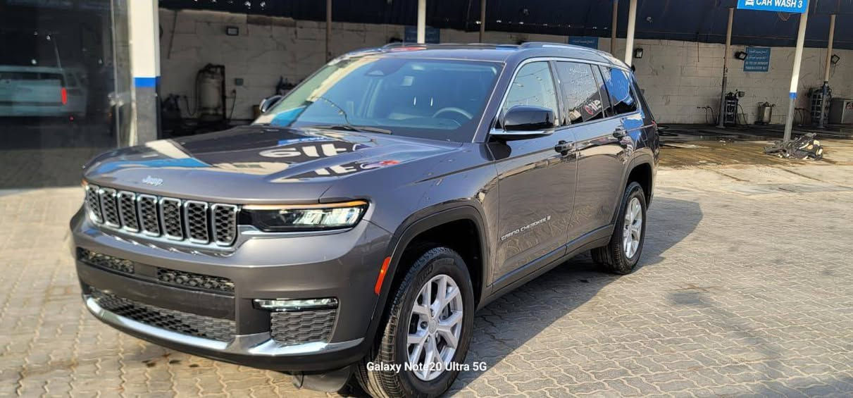 . 2023Jeep Grand Cherokee Limted

 السيارة فول🔥🔥ماعدا الفتحه سقف
رقم الموبايل:*********** 

الموديل : 2023. وارد امريكي رصاصي

‏3600 V6 :المحرك
حادث تبديل جاملخ وصبغ باب اليمين
ماشيه 24000ml

المواصفات :
* دفع رباعي 4x4 
قيادة ذاتية عند المنعطفات.
رادار امامي مع مانع تصادم
* تحذير الخروج عن المسار .
* تحذير النقطة عمياء
نظام تحذير عند تجاوز السرعة المحددة.
نظام تقليل الضجيج داخل المقصورة
* إنارة محيطية.
* مرايا تعتيم ذاتي.
* المرايا الجانبيه غير قابله للطي
* ويل قياس18 انج
* شاشه كبيرة 10.1 انج
* نظام الخرائط (GPS)
* عرض خرائط الطريق على لوحة القيادة.
* لوحة القيادة بقياس 12 أنج.
* كاميرا للمرأة الداخلية.
*كاميرا حرارية
* المصابيح الأمامية زنون
* كشافات الضباب زنون
* دخول ذكي.
* بصمة على الابواب الاماميه
* تشغيل عن بعد .
* الصندوق الخلفي كهربائي
* فرش المقصورة الداخلية من الجلد الطبيعي الفاخر .
* اضافات من الخشب الطبيعي للمقصورة الداخلية
* ذاكرة لحفظ وضعيات الجلوس للسائق. * ذاكرة لحفظ 
* المقاعد الأمامية كهربائية
* المقاعد الأمامية تدفئة
* المقاعد الخلفية تدفئة
انارة داخلية LED 
* حساسات امامية.
* حساسات خلفية
* 7 راكب منفصل VIP
* مكيف خلفي مع وحدة تحكم منفصلة .
* تدفئة ستيرن 
مانع تصادم خلفي .
* بلوتوث تلفون .
* محدد سرعة .
* نظام التشغيل والاطفاء الاوتوماتيكي ( Auto Start
‏. (System
‏)Auto Break System ) نظام بريك اوتماتيكي
