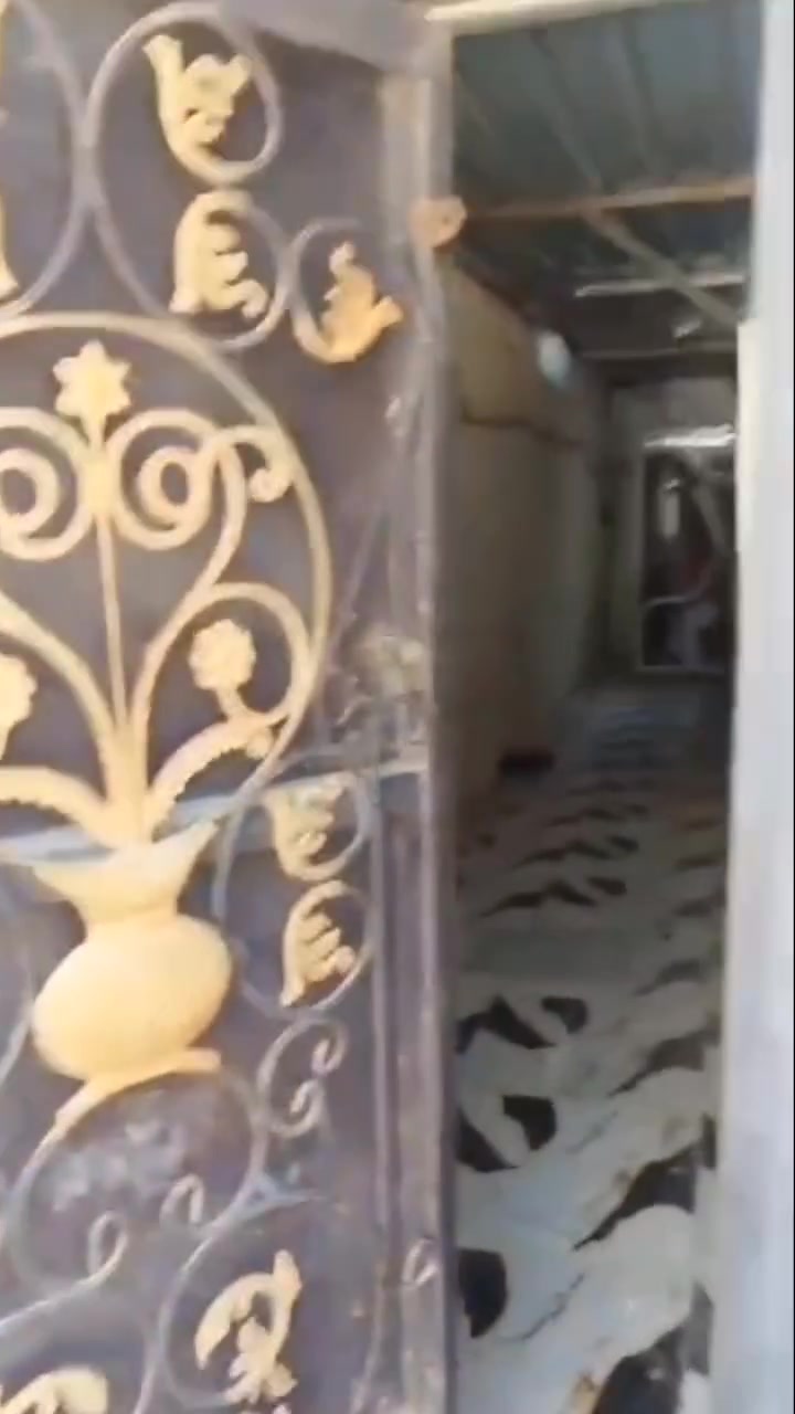 السلام عليكم من رخصة الادمن بيت زراعي للبيع عبارة عن مشتملات اثنين مشتمل فوك ومشتمل جوة مساحتة 130 بشهداء البياع الفرع الي ورى سوق رضا ***********
