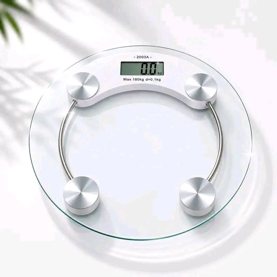 • ميزان شخصي رقمي بتصميم دائري أنيق مناسب للاستخدام المنزلي اليومي.

• شاشة رقمية LCD واضحة لعرض الوزن بشكل مباشر.

• سطح زجاجي مع أربع نقاط تثبيت دائرية معدنية لثبات الوقوف أثناء القياس.

• تشغيل تلقائي عند الوقوف على الميزان مع عرض الوزن خلال ثوانٍ.

• مصمم للاستخدام الشخصي فقط (غير مخصص للاستخدام التجاري).

• يعمل بالبطاريات لسهولة الاستخدام بدون أسلاك.

🔹 المواصفات
 • الموديل: 2003A
 • الحد الأقصى للوزن:
 • 180 كغم (بدقة d = 0.1 كغم)
 • 396 رطل (بدقة d = 0.2 رطل)
 • الشاشة: شاشة رقمية LCD
 • المادة: سطح زجاجي

📦 محتويات العلبة
 • ميزان شخصي رقمي
 • بطاريتان AAA
 • دليل إرشادات مطبوع على جسم الميزان
💥💥السعر ب 15 الف💥💥 
وتوصيل مجاني عرض خاص تخفيضات لمده اسبوع فقط الحك وحجز 📢📢🏃‍♀️🏃‍♀️🚕🚕🚕🚕


**إذا كنت صاحب هذا الإعلان وتريد حذفه لأي سبب، رجاءا أرسل رسالة إلى الدعم الفني**