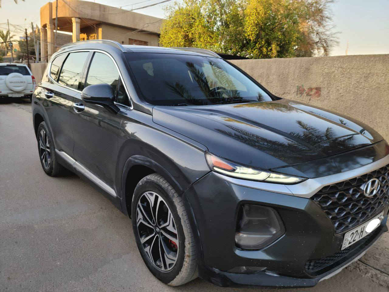 السلام عليكم
للبيع سنتافي 2019 vip. اربيل الدولي  وارد امريكي
كامل مواصفات VIP
مكينه ٤ سلندر
بانوراما 5 راكب
بصمه تشغيل مع بصمة ابواب عدد  4 

نضام دفع Htrac دفع رباعي ذكي  
كامرات 360  ( 5 كاميرات محيطية) 
صندوق كهرباء 
شحن وايرليس مع داتاشو رقمي
مقاعد اماميه خلفيه تحكم كهرباء مع تدفىء وتبريد مقاعد امامي مع تدفئة الستيرن
كشنات جلد ماروني واسود
مري شفط مع فتح وغلق السياره مع اضاء في المري والبوب مخفي 
اضويه زنون عالي ناصي مع الاضاءة الداخليه LED
مداخل Type-c و USB 
وضعيات قياده  
Normal sport  smart 
هاند بريك كهرباء مع نظام نزول منحدرات وحساسات خلفيه اماميه مع شحن وايرلس
تخم تاير حجم ١٩ + صدر جديد + بطاريه 
كير ومحرك جديد.
ضرر دعاميه وصورها منشوره
سعرها 168
مكان السيارة بغداد 
***********
