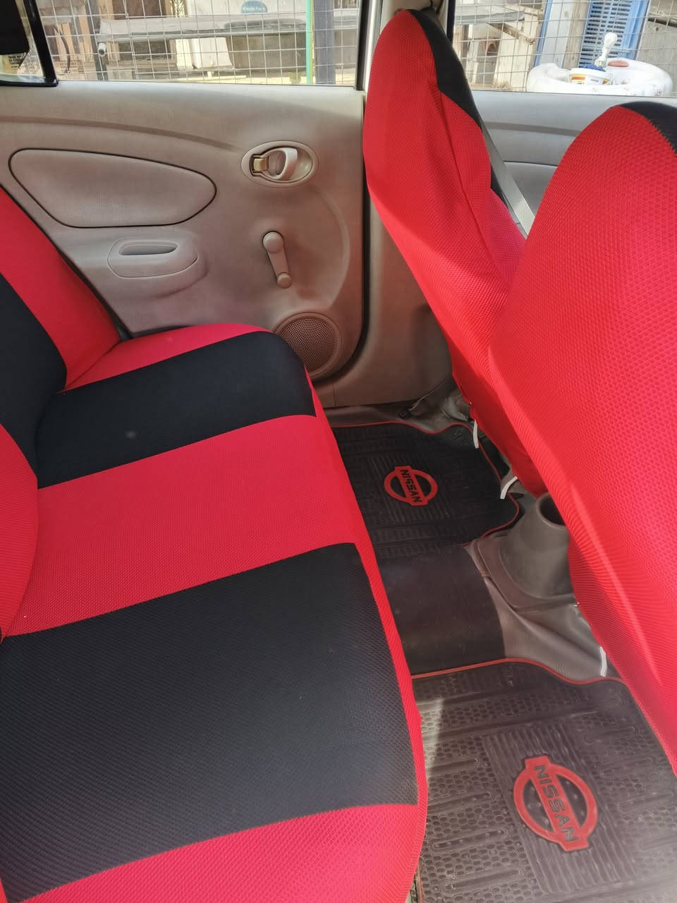 سياره سني هندي البليته الزرگه المرغوب موديل ٢٠١٩ للبيع راعيها الكردي موجود وكاله بسمي السياره بيها جاملغ الخلفي بي صبغ والجاملغ الثاني بي بارد بسيط وقبق جنطه مبدل بدون دواخل وبيها بارد بدون صبغ بالجاملغ الامامي والباقي كفاله محرك كير تبريد حداديه تخم تاير ، السياره عارضه ٨٧ وبيها مجال مكاني طوريج إستفسار أكثر راسلني خاص او اتصل على الرقم***********
