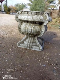 غالب مزهريات وديكوره مرتب للبيع للاستفسار على الرقم  07831270057