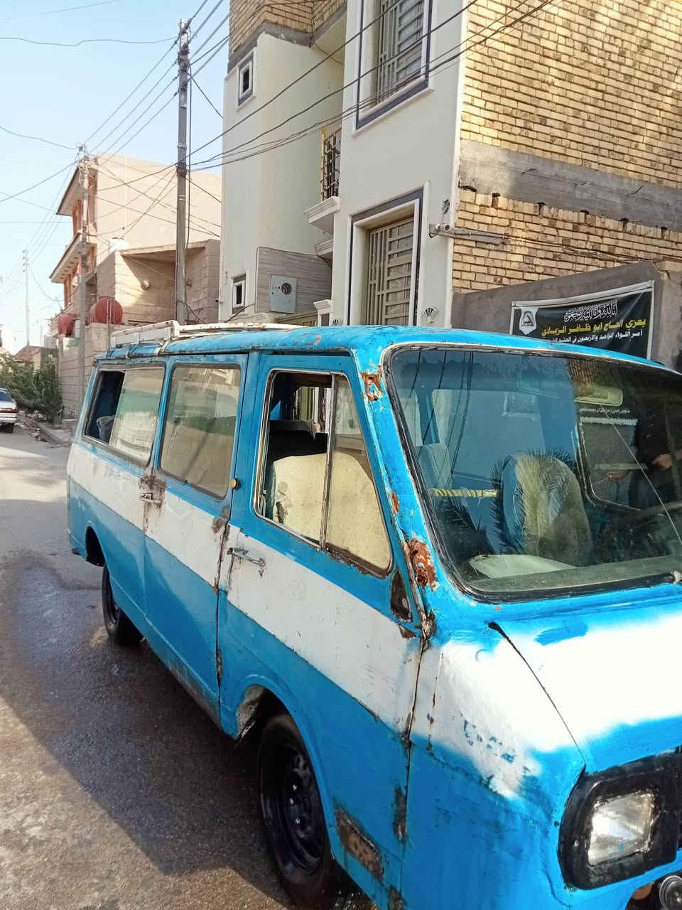 سلام عليكم رف للبيع جاهزه مكينه وكير جدد  وكهربائيات وتخم تاير جديد سعر اربع ملاين مكان ناصريه  ***********
