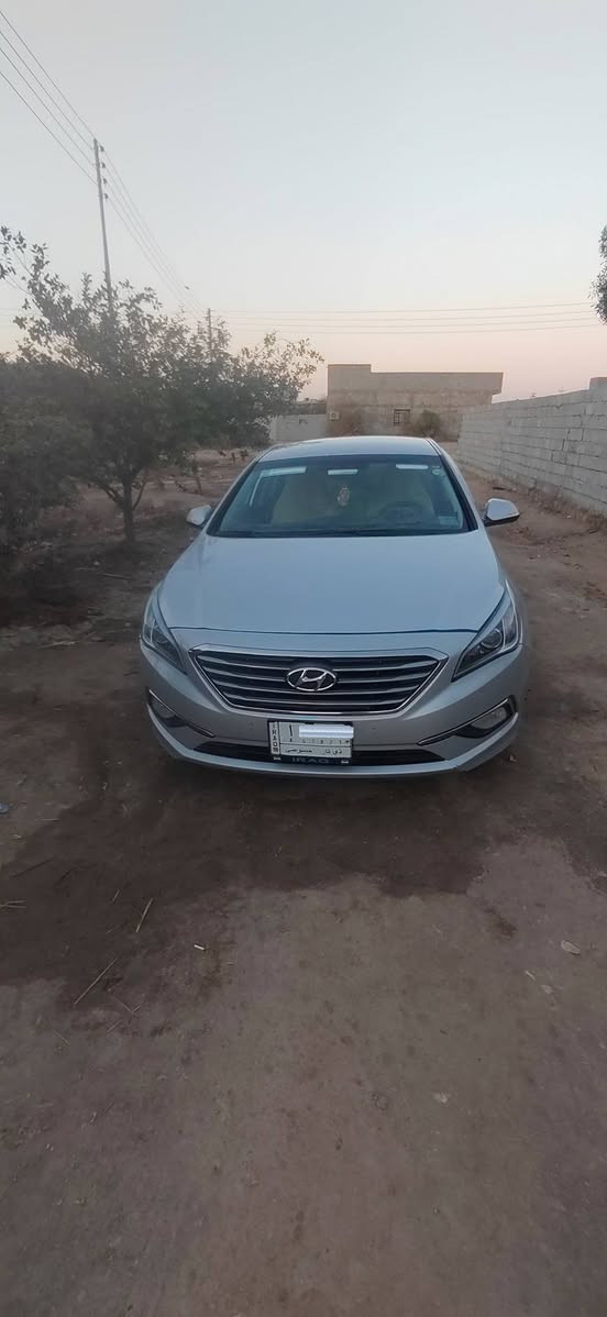 السلام عليكم سياره سوناتا لبيع مديل 2015 كفاله من صبق ومعجون  ضررها  جاملق امامي  مرجع على بارد 
وارد أمريكي سياره حره راعيه  بل بصره 
محرك جي دي اي 2400
شاشه 
كامره خلفيه 
ضررها  جاملق امامي
حداديه توني مبدل
تبريد شغال
سياره كلش حلوه احلا من صوره
سعر 120 وبيه مجال 
مكان الهارثه البصره حرير  
رقم الهاتف ***********
