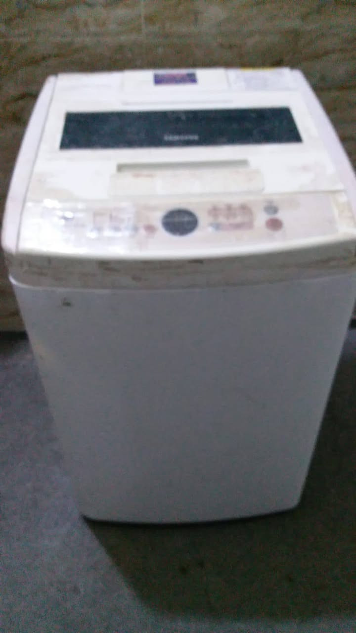 غساله سامسوك نضيفه كلش وسط 8 كليوات  وشرط على فحص 
السعر 200 وبيه مجال 
العنوان النجف حي السلام شارع الباديات 
رقم الهاتف ***********
