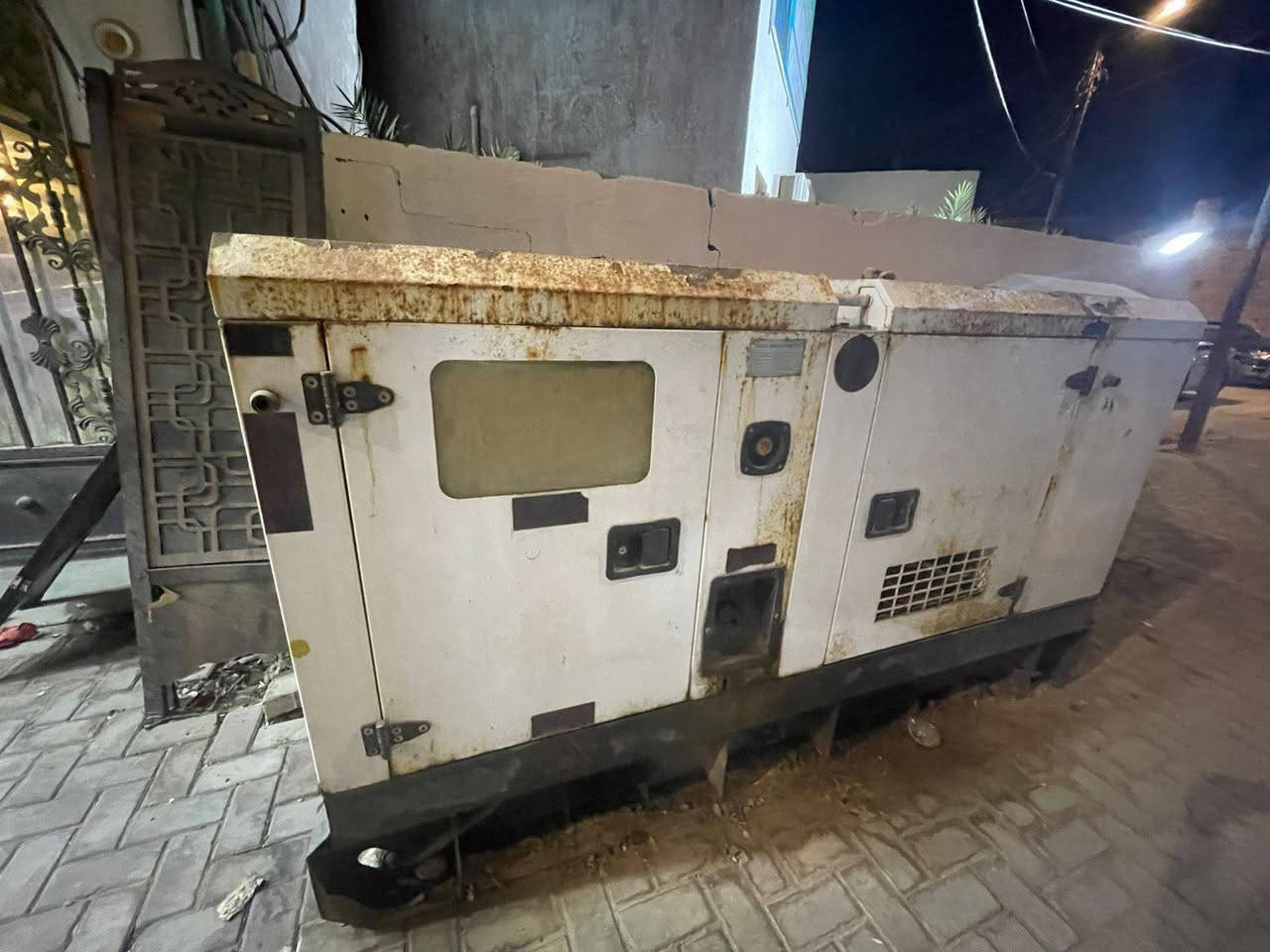 مولد كاتم 120كي شرط شغل وعلى حطته ما ملعوب بيه يعني بلاد لا مجفته ولا شي 
سعر 44 وبيه مجال  مكاني الزبير 
مستعجل على بيعته 
‏‪+9647749300245


**إذا كنت صاحب هذا الإعلان وتريد حذفه لأي سبب، رجاءا أرسل رسالة إلى الدعم الفني**