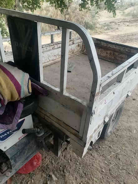 للبيع وراق  موديل  15 نكره هندر مكينه مجفته بس صافيه سعره 750 ***********
