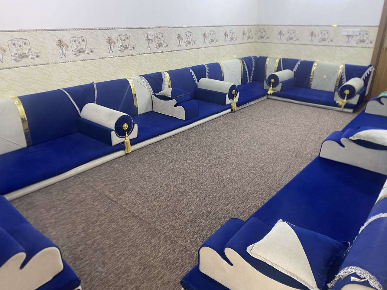 مجلس عربي للبيع3/5جديد  للتواصل واتس ***********
