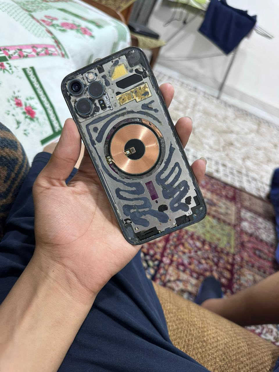 السلام عليكم
12 برو ماكس 
ذاكره 256
البطاريه 97
العنوان الدوره ابو طياره 
الجهاز شغال نقص بس ضهر حته امنضف او كامل فبس إيدي متوقف 
 وتساب ***********
السعر 265
