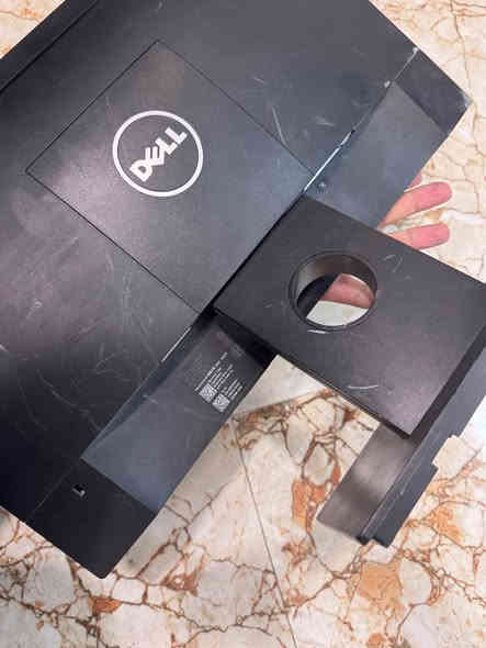 حاسبه كاشير دل نضيفه مع ملحقاتها كاشير كلش نضيفه وقليل استخدام رقم الهاتف *********** الرمادي
