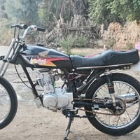 دراجة نارية • موديل 2025 • قليلة الاستخدام