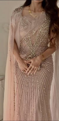 مرحبا حبيباتي فستاني للبيع اخذته من be different  سعر الشراء 835 سعر ا...