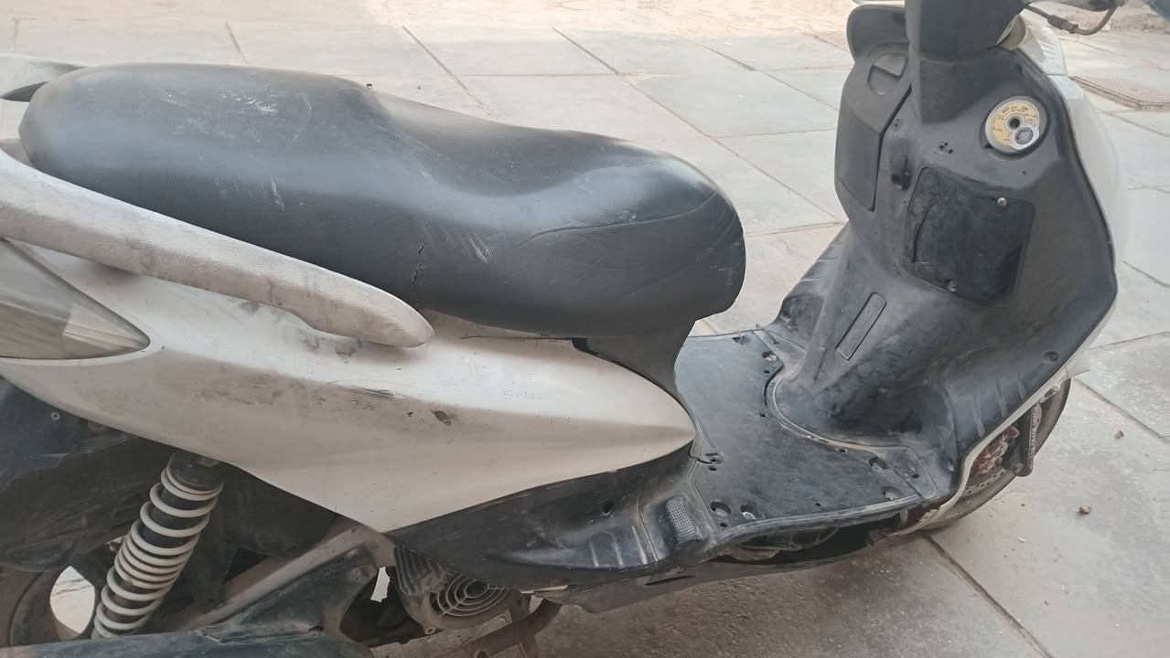 السلام عليكم دراجة سكنس ١١٠ ياباني
شغالة بس ابيع كوم حديد مكاني بغداد المعامل الحسينية 

*********** السعر ٣٥٠
