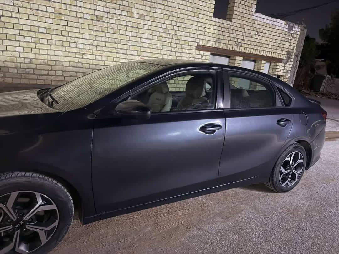 سلام عليكم (مكلف بالنشر)
فورتي2020
حادثها جهة السايق بابين +جاملغ خلفي
محرك 1600
السعر120$
مامتواجد على الفيس 
تواصل /***********
