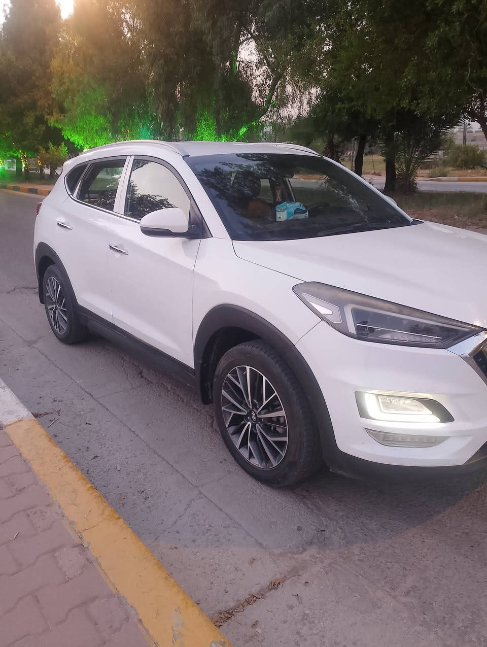 للبيع توسان
موديل 2020
ماشيه 182
مواصفات سياره فول 1/1 ما عدا الفتحة فقط 
محرك كير حداديه تبريد كله جاهزة 
سياره بيه تبديل قبق جنطه بس 
السعر 170 وبيه مجال قليل 
المكان كربلاء رقم ***********
