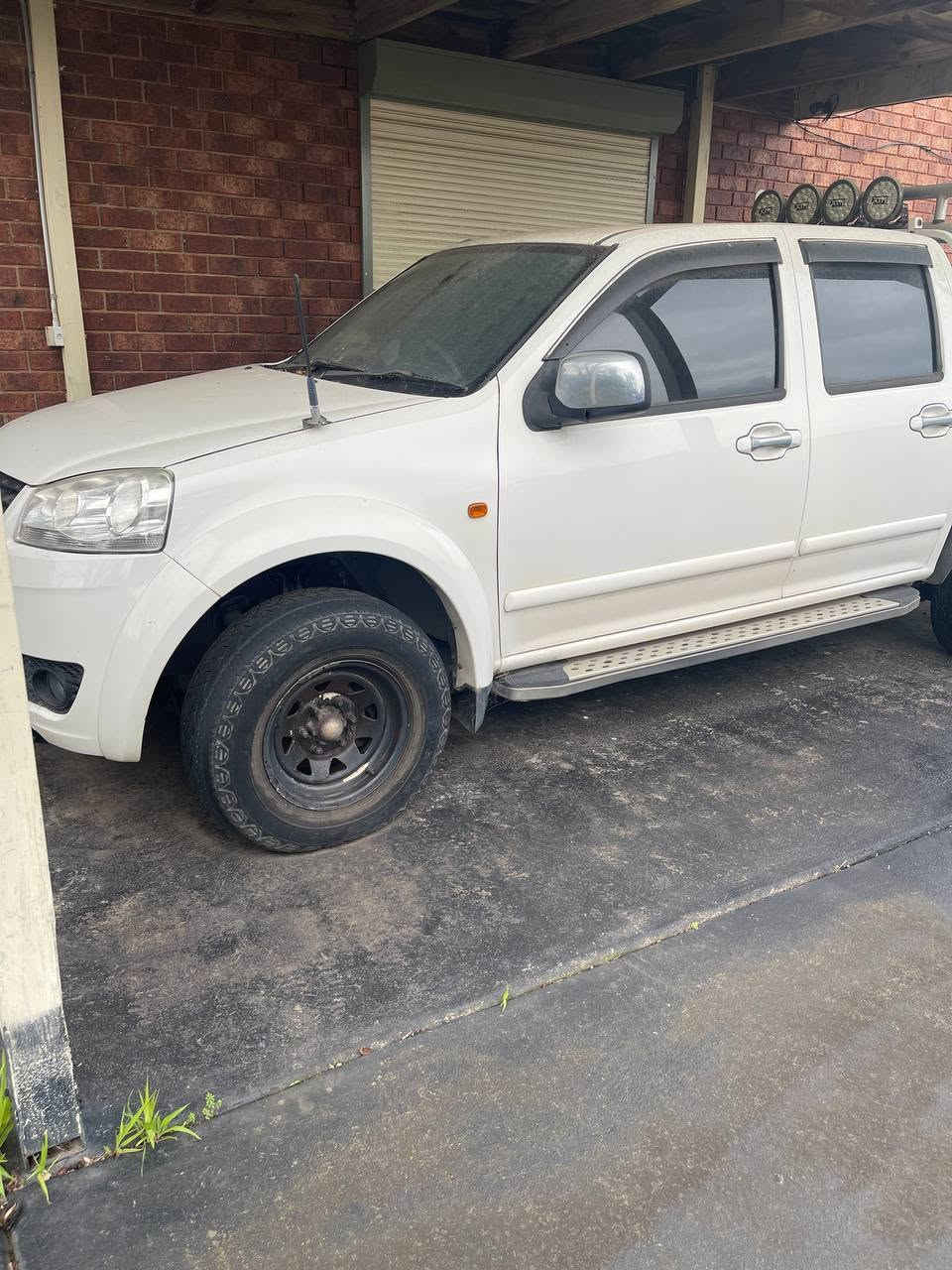 Manuel diesel Great wall 2013 done 60,000km selling due gone overseas ute sat for 2 years not driving in good condition just needs new oil and new service due to sat in garage for 2 years because im overseas low kms diesel im second owner has all service books purchased feom preston nissan dealer 2020 car is good car comes with spot lights and led front light mud tyres and walke radio ute ready to go just needs rwc and rego 

Location melbourne norther suburbs 

No rego and no rwc negotiable for serious buyers Melbourne, VIC


**إذا كنت صاحب هذا الإعلان وتريد حذفه لأي سبب، رجاءا أرسل رسالة إلى الدعم الفني**