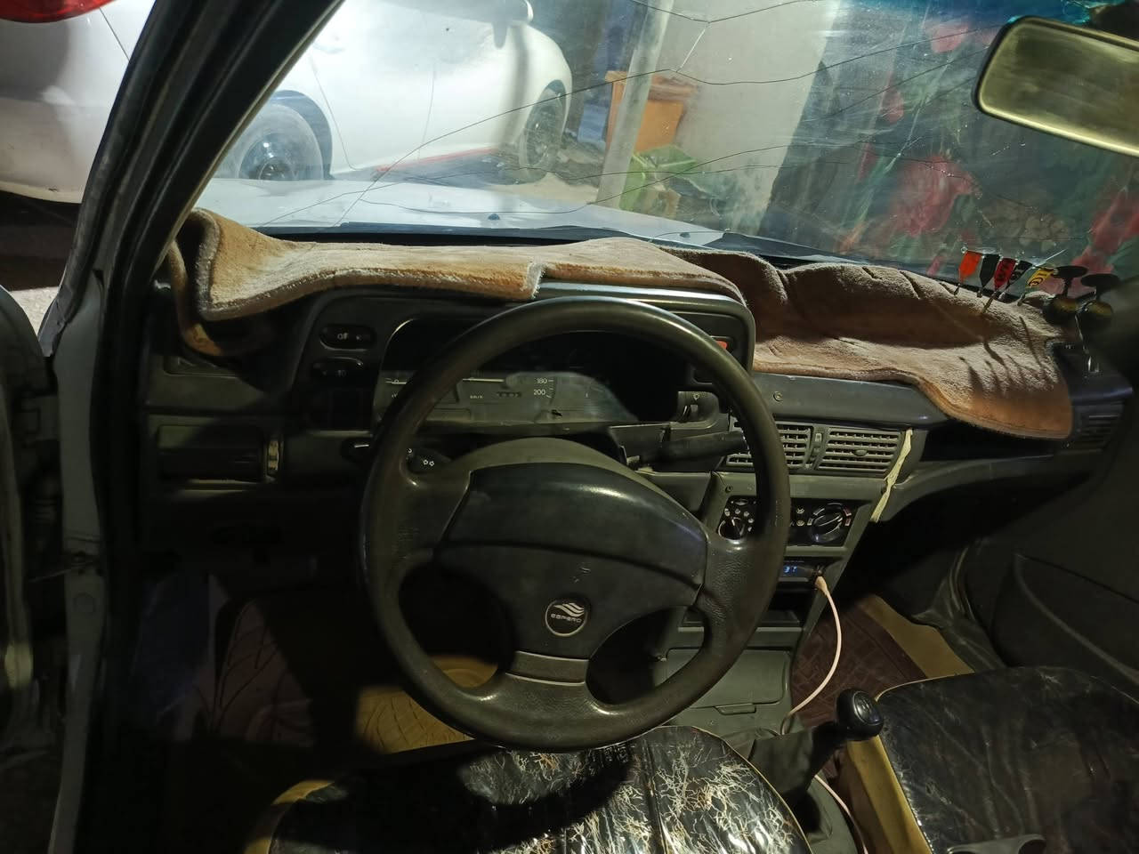 سلام عليكم اخوان عندي هاي سلو خاز ثالث وسنويتها ضايعه السياره معمره بلكامل من كهربايات حداديه  دوشمه صبغ عام فرن اريدمراوس بسايبه تكسي الي عنده يجيني خاص اويتصل ***********
