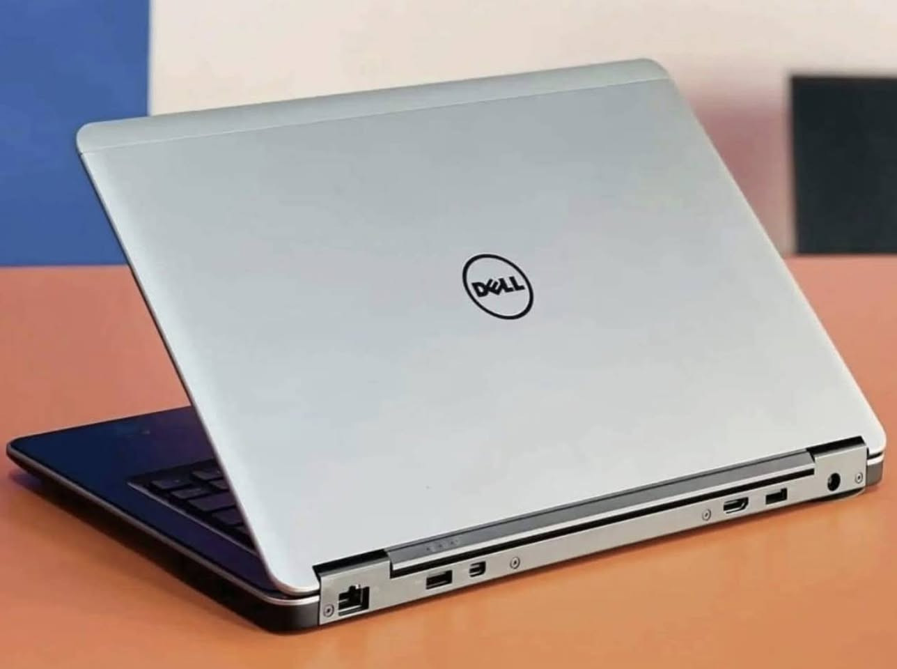 لابتوب Dell للبيع
المعالج core i5 الجيل الرابع فئة M
رام 8 كيكا 
هارد 256 كيكا SSd
 كرت الشاشه الخارجي AMD حجم 2 كيكا
كرت الشاشه الداخلي  Intel Uhd 520 حجم 4 كيكا
الشاشه حجم 14 انج ضد التوهج  
باتري ليثيوم 6 خلايا  شحن سريع 65 واط والباطرية  ممتازه
كامره دقة hd
   الحاسبه كلش نضيفه وحلوه
السعر 200 الف النجف, العراق


**إذا كنت صاحب هذا الإعلان وتريد حذفه لأي سبب، رجاءا أرسل رسالة إلى الدعم الفني**