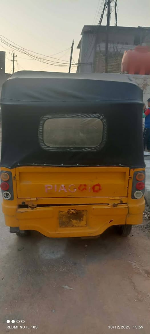 سلام عليكم شباب تكتك لبيع نقصه سلف وشخاطه تكتك 
18وراقه صوليه كامله كشر نضيف سعر 800رقم تواصل ***********
