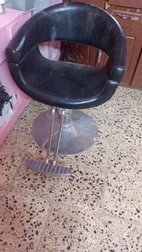 كراسي • استعمال قليل • قابل للتعليق