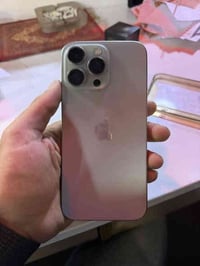 15 برو ماكس نضافه 100/100 لاشخط ولا زلغ ضمان ماستر ماخذه باكيته موجود ...