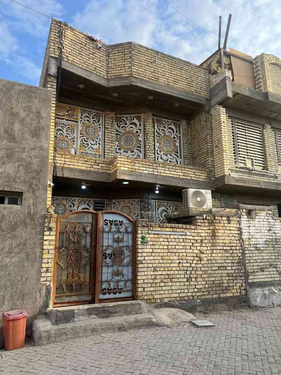 السلام عليكم
بيت للبيع 

حي النصر

طابو صرف

مساحه ٧٥م

الوجه ٦

النزال ١٣

طابقين بناء ٢٠٢٣

يتكون من استقبال

صاله

غرفه نوم

مطبح

حمام داخلي

حمام خارجي 

الطابق الثاني 

غرفتين نوم

حمام

السطح شتايكر

جاهزالبيت فول مابي اي نقص 

مع منظومه كامرات 

السعر مراسله الصفحه او الاتصال 

***********
