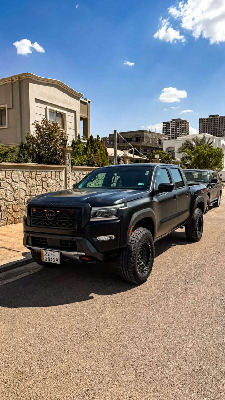 للبيع نيسان فرونتيرا 
موديل ٢٠٢٣
فئة PRO 4 X اعلى فئة
السيارة دفع رباعي 4x4
فول مواصفات 
كشنات تدفئة 
شحن وايرلس
تدفئة ستيرن
شاشة كبيرة ذكية كار بلي ع
دفلوك + نظام سحب +نظام نزول منحدرات
٤ كامرات نظام ٣٦٠ درجة
حساسات امامي خلفي 
رادار امامي وتحذير خروج مسار وقراءة سرعة الشارع
رادار خلفي
ضربتها فقط باب خلف السائق وضرره تافه وانا جبت باب جديدة نفس اللون 
رقم اربيل ب اسمي تحويل ثاني يوم 
السيارة مرفعة من شركة Z1 Off Road  قيمتة ٢٠٠٠$
عليها ويل Tuff أمريكي كصيته وكالة سعرة ١٠٠٠$
تايرات ربع حجري 
السيارة مغلفة نانو طافي POF matt ضمان ١٠ سنوات ب ٢٠٠٠$ يم مركز البريمي ومعروف بالبصرة
السعر ٢٥٥
للاستفسار الاتصال على رقم 
***********
