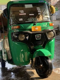 شباب تكتك 21للبيع تواصل واتساب فقط او ماسنجر ب8 وبيها مجال رقم وسنويه ...