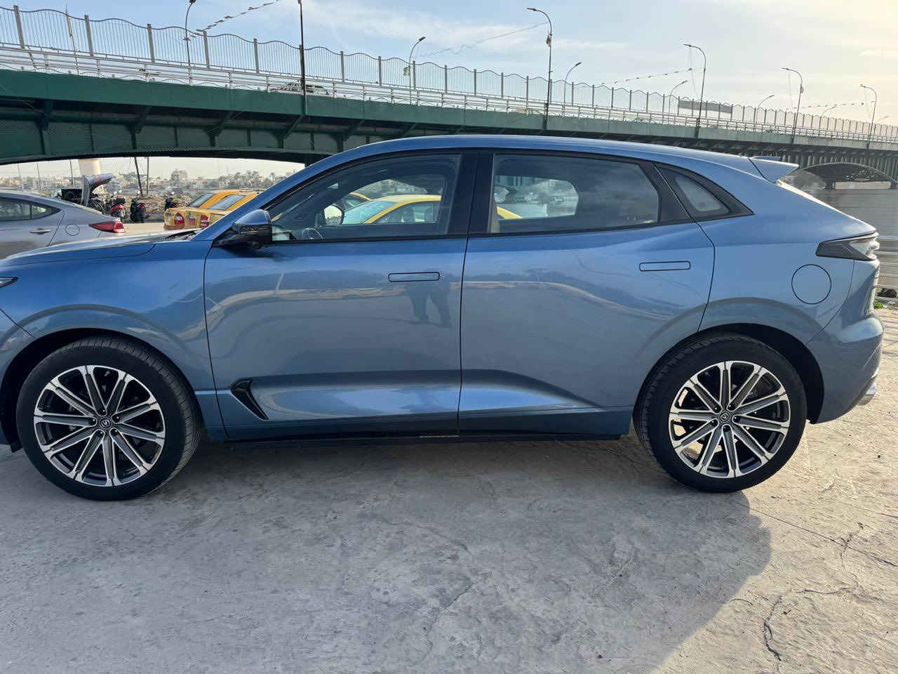 خليجي 
🚘 عداد المسافة 33.000 كيلو 
🚘 موديل 2023
⚙️ حجم المحرك 2.0L Turbo
⚙️ مرتبط بناقل حركة أوتو 8 نمر
⚙️ يبلغ عزم الدوران 390 نيوتن / متر 
🐎 بقوة 233 حصان 🐎🐎
دوسات كهرباء
🔑 مفتاح التشغيل بصمة 
🔑 تشغيل عن بعد 
🪟 بانوراما 
🚗 فتح الصندوق كهرباء 
🚗 دفع رباعي AWD 
‼️ اريل نفكيتر 
📍حساسات أمامية 
📍حساسات خلفية 
💡لايت زينون + LED 
🔦️ بك لايت LED 
🚘 قبضات أبواب شفط
🚘 دخول بصمة ذكي 
🛞 حجم الاطار 265/45R21
🛞 ويل كب 21
🛞 4 دسك
🛞 حساسات ضغط الاطارات 
✨️ اشارة في المرايا الجانبية 
✨️ المرايا قابلة للطي كهرباء 
🌧 ماسحة خلفية 
🎈عدد AIR BAG 6
🚗 هاند بريك كهرباء 
🚗 ا ABS 
🖥 دشبول شاشة ديجيتال 
🖥 شاشة Apple Car play 
📷 كاميرا دوارة 
📷 4 كاميرات 360°
💡الانارة الداخلية LED 
⭕️ مقود جلد حياكة  
🛣 مثبت السرعة Cruise 
🎶 المودات والاوامر الصوتية 
🎶 ا Bluetooth / T YPCE 
🔋شاحن هاتف Wireless 
⚡️مخرج منفذ الطاقة 
🔍فحص نظام السيارة 
🚘 انارة داخلية LED محيطية 
💺تتسع المقصورة ل 5 ركاب
💺المقاعد جلد
💺حركة المقاعد الأمامية كهرباء 
💺 تدفئة وتبريد المقاعد الامامية
💺ذاكرة مقعد السائق
💺تجاوي متحركة 
👶 مثبت مقعد الطفل ISOFIX 
❄️ تبريد شاشة 
❄️ قطعتين تبريد
🚘 أوضاع القيادة Drive Mode 
🧱 أوتو بريك ‼️
 🧱 رادار
⛷️ نظام مانع الانزلاق 
⛰️ نظام نزول المنحدرات 
🥤النظام الصوتي SONY
🚘 دبل اكزوس 
🚘 تطعيم الدواخل ألمنيوم
📐 أبعاد ومقاسات السيارة📐
📏 الطول   487  cm     
📏 العرض  195  cm
📏 الارتفاع  169  cm
🚘 ضمان لمدة خمس سنوات أو 150,000 KM 🚘
التواصل عبر الواتساب ***********
موقع السيارة الكاظميه قرب عبد المحسن الكاظمي
