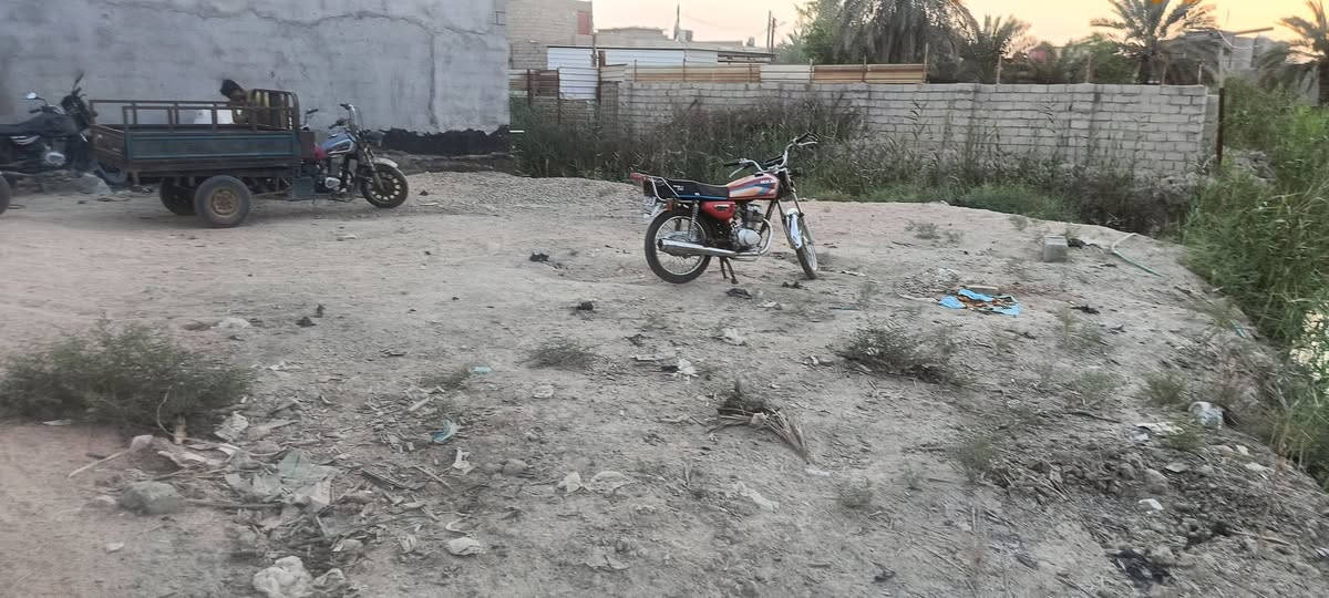 سلام عليكم  قطعه للبيع مساحه ١٤٠ قطعه طابو زراعي وكاله مع نسخه من الطابو العنوان العوجه شارع ابو صلاح خلف مدرسة الضاهريه تقع ع نهرين  متوفر خدمات قريبه على التبليط سعر القطعه ٢٤ مليون وقابله لتفاوض الاستفسار ع الرقم *********** مامتواجد ع الفيس
