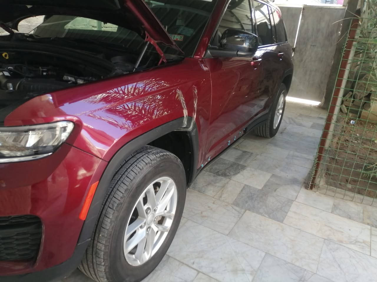 السلام عليكم اخوان سياره جيب لاريدو مديل 24 رقم شهداء وارد امريكي فقط جاملغ امامي مبدل ترهم مراوس ب سورنتو كامل مواصفات السعر 280 ورقه رقم ***********للتواصل
