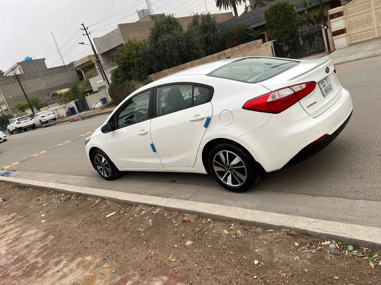 سيراتو خليجي 2014 للبيع
السياره كفاله كير ومكينه 1600 وصدر حداديه جديد تبريد ثلاجه عليها ويلكب تخم تاير جديد سبير منازل السياره نضيفه بمعنى الكلمه تحكم ستيرن اربع جهات كروس سرعه وشاشه 
***********
السعر 127 وقابل للتفاوض
