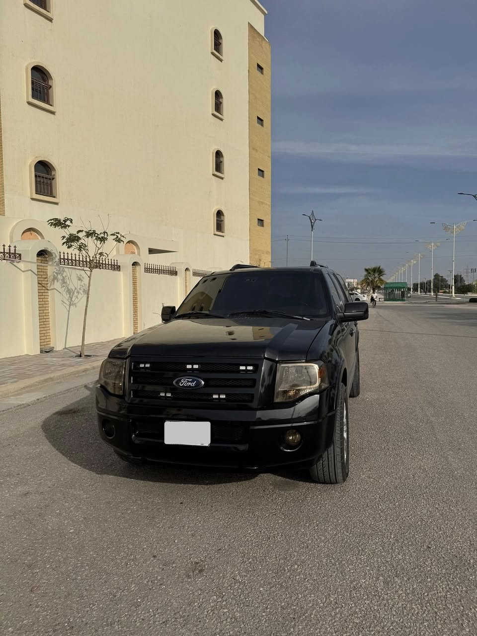 فورد اكسبديشن 2012 خليجي وكالة نيفا مكفولة بلشرط سونار موجود جاملغ الراكب بارد فقط رقم بغداد الانكليزي بسمي
مواصفات 
🔴 جنطة كهرباء
🔴 دواسات بنزين وبريك متحركة كهرباء
🔴 3شاشات
🔴 فتحة 
🔴 كامرة
🔴حساسات امامية
🔴حساسات خلفية
🔴اشاير بلمري 
🔴كشنات جلد 
🔴 كشنات كهرباء ووضعيات
🔴 كشن ترحيب
🔴تحكم ستيرن 
🔴 سستم صوت دمام بلادي
🔴 تبريد مركزي 3قطع
السيارة مغلف ضفيرتها ومسويلها ادامة كاملة بلكات نوزلات مجاول
🔴مكينة v8 5.4(بيها صوت بلمكينه )
السعر 130 قفل 
واني ماخذها ب170
مكاني كربلاء 
***********
***********
