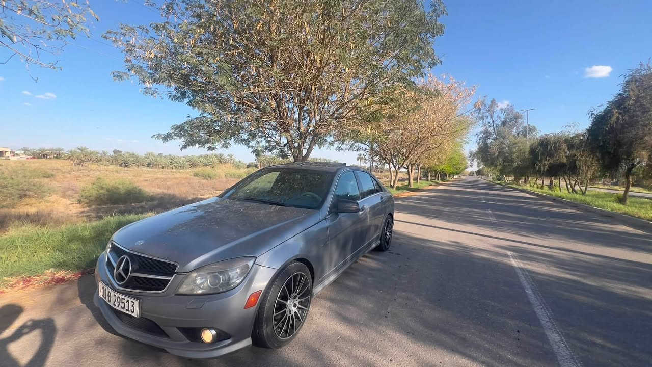 سلام عليكم
للبيع او المراوس مارسدس c350 موديل 2008 
فتحه كروز سرعه محرك 6 سلندر 
كير محرك مكفول تبريد شغال 
كهربائيات كلها شغاله 
سياره بيها صبغ ربعالجاملغ  لايمن ولايسر 
الخلفي صدر مبدل قبل 3 اشهر لامامي والخلفي السياره عليها سيرفس كامل 
بيها فقط البصمه تشغيل السياره تشكل مرات 
سعرها 110وبيها مجال بسيط 
رقم الهاتف ***********
