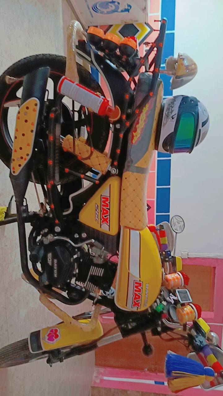 السلام عليكم دراجه دايوان رقم  للبيع موديل 22 السعر ثنين وربع او مراوس معه تكتك حسب القناعه  واسط الحي للتواصل ***********
