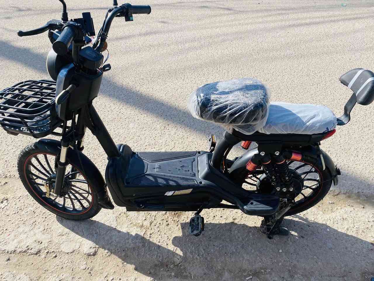 السلام عليكم دراجه شحن للبيع نضيفه 5بطاريات جدد الداجه نضيفه  السعر 300وبيها مجال للطيبين مكاني بغداد تقاطع درويش رقمي***********
