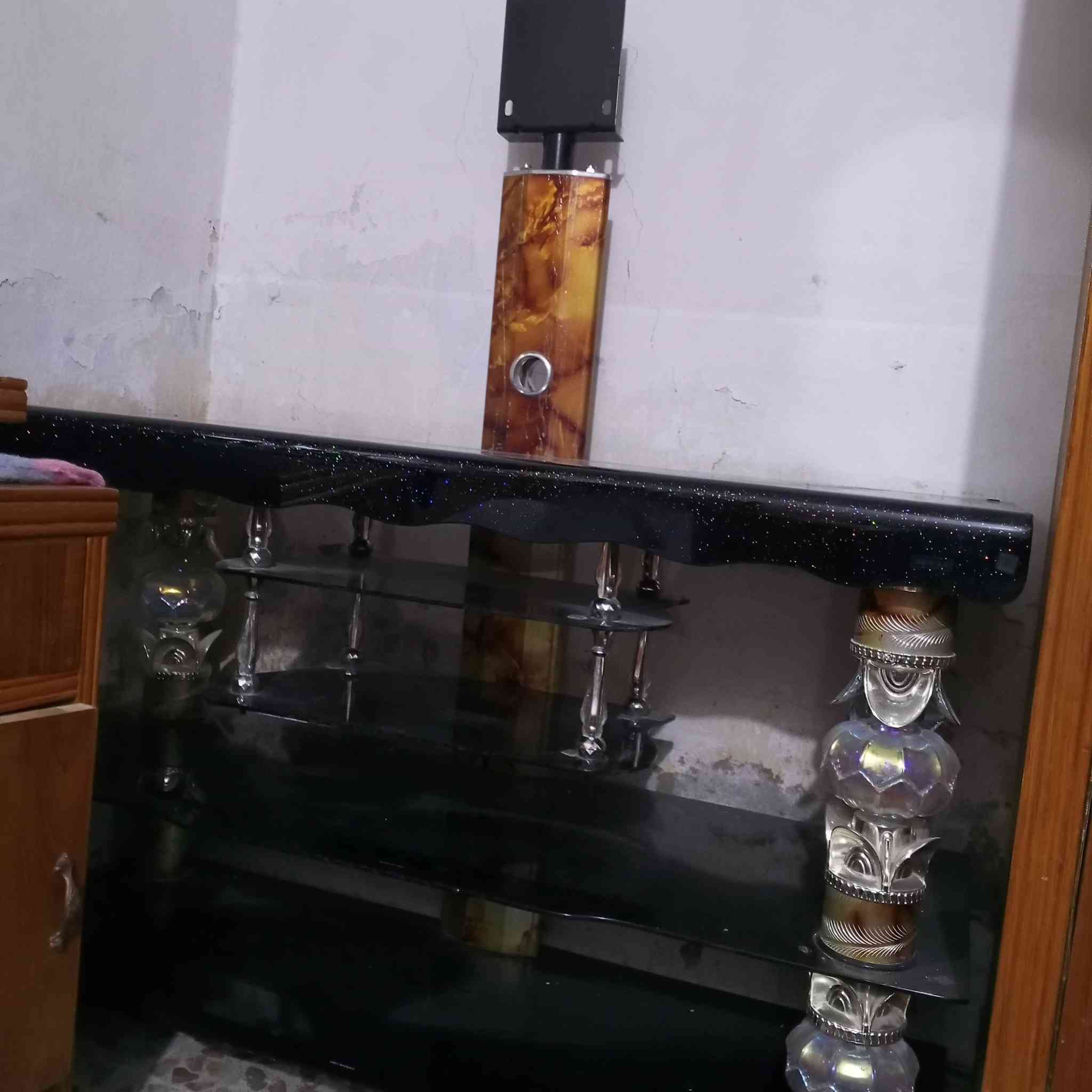 جرباية وسط نظيفة سعرة 100 وبيه مجال
ميز بلازمة نظيف سعرة 55 وبي مجال
نعمانية للاستفسار
***********
