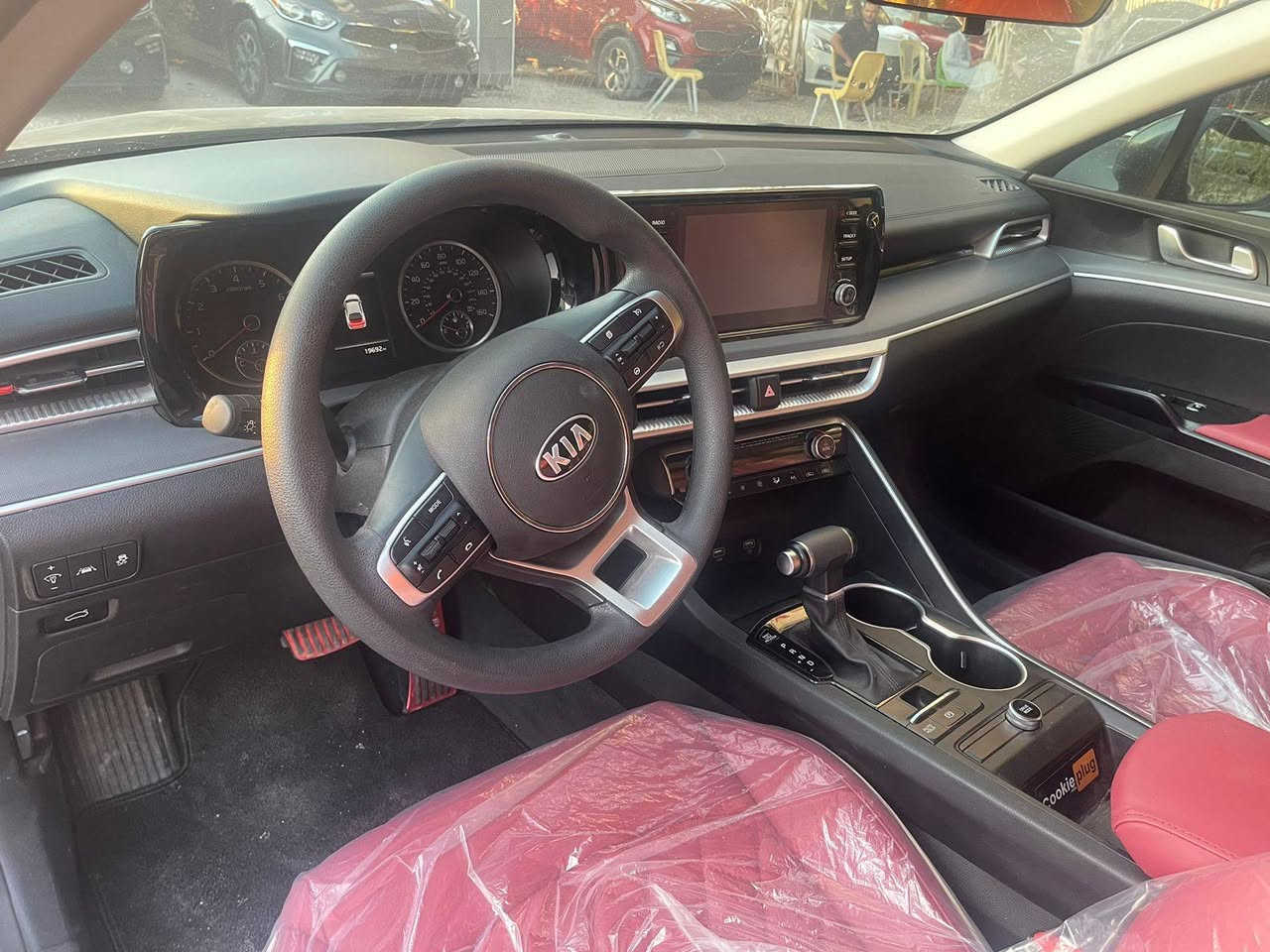 كي فايف k5. للبيع 
السياره نضيفه استخدام شخصي 

موديل 2021 
حادثها بس بنيد فقط كفالة لغود وشواصي وكامل بدي السياره
ماشيه 85 الف
مواصفات 
بصمات ابواب 
اشارة ترحيب 
تشغيل عن بعد 
رادارات اربعه 
رادار تصادم امامي خلفي 
كشنات جلد 
مودات قياده 4
هند بريك بصمه 
مكينه 1600 تيربو 
رقم مثنى معوقين 

السعر163 $وبيها مجال للشراي 
مكان الناصريه 
رقمي ***********
